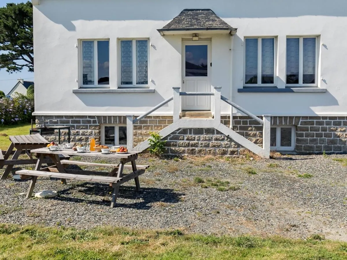 Holiday Home An Neizh By Interhome Locquirec